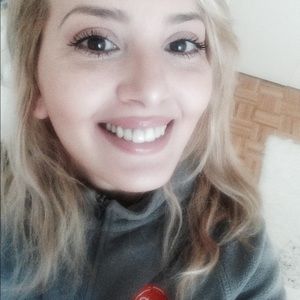 Meet your Posher, Chloe